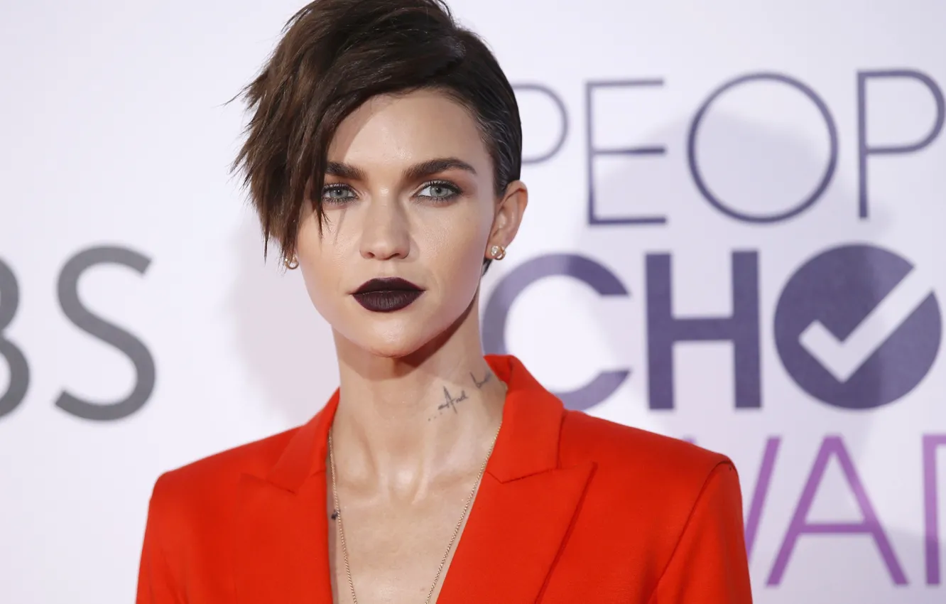 Photo wallpaper look, pose, model, makeup, hairstyle, singer, photoshoot, tattoo