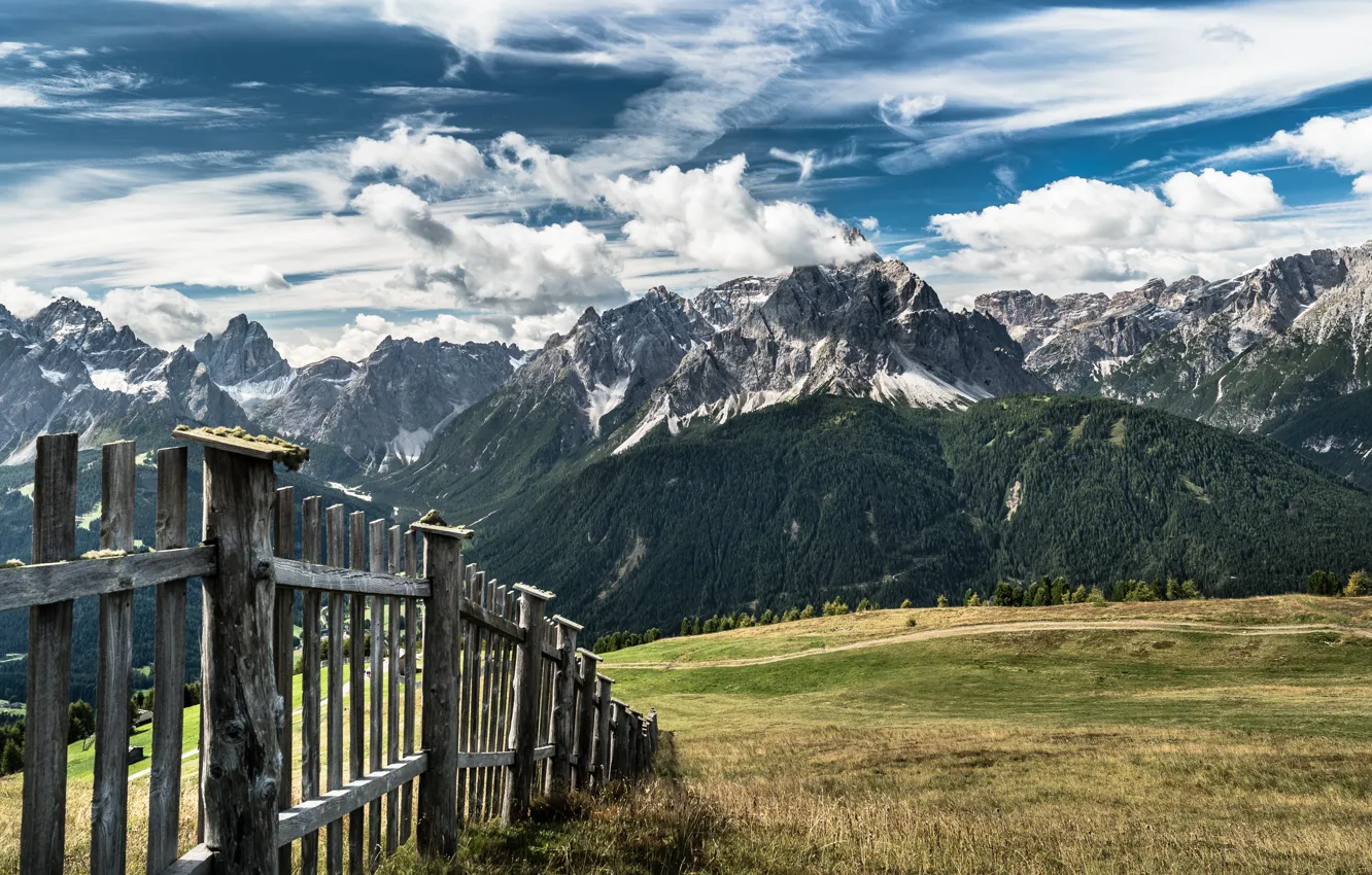 Photo wallpaper mountains, the fence, valley