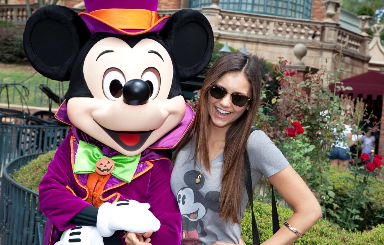 Photo wallpaper girl, joy, smile, Park, mood, glasses, Nina Dobrev, Nina Dobrev