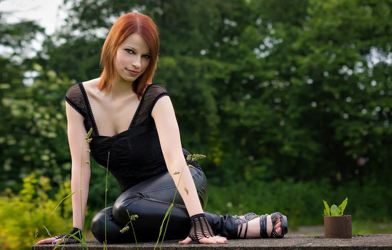 Photo wallpaper look, girl, nature, pose, body, red