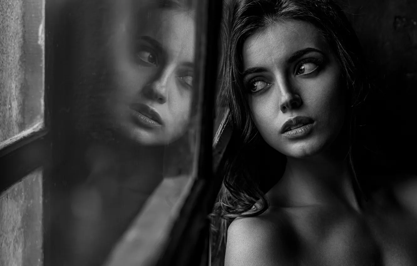 Photo wallpaper reflection, portrait, black and white photo