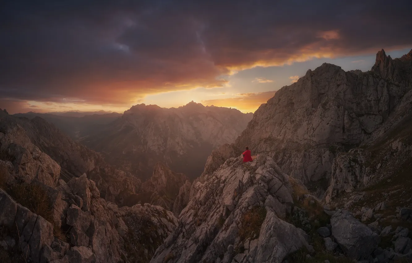 Photo wallpaper tourists, morning, open, mountains, haze, dal, sitting, rocks
