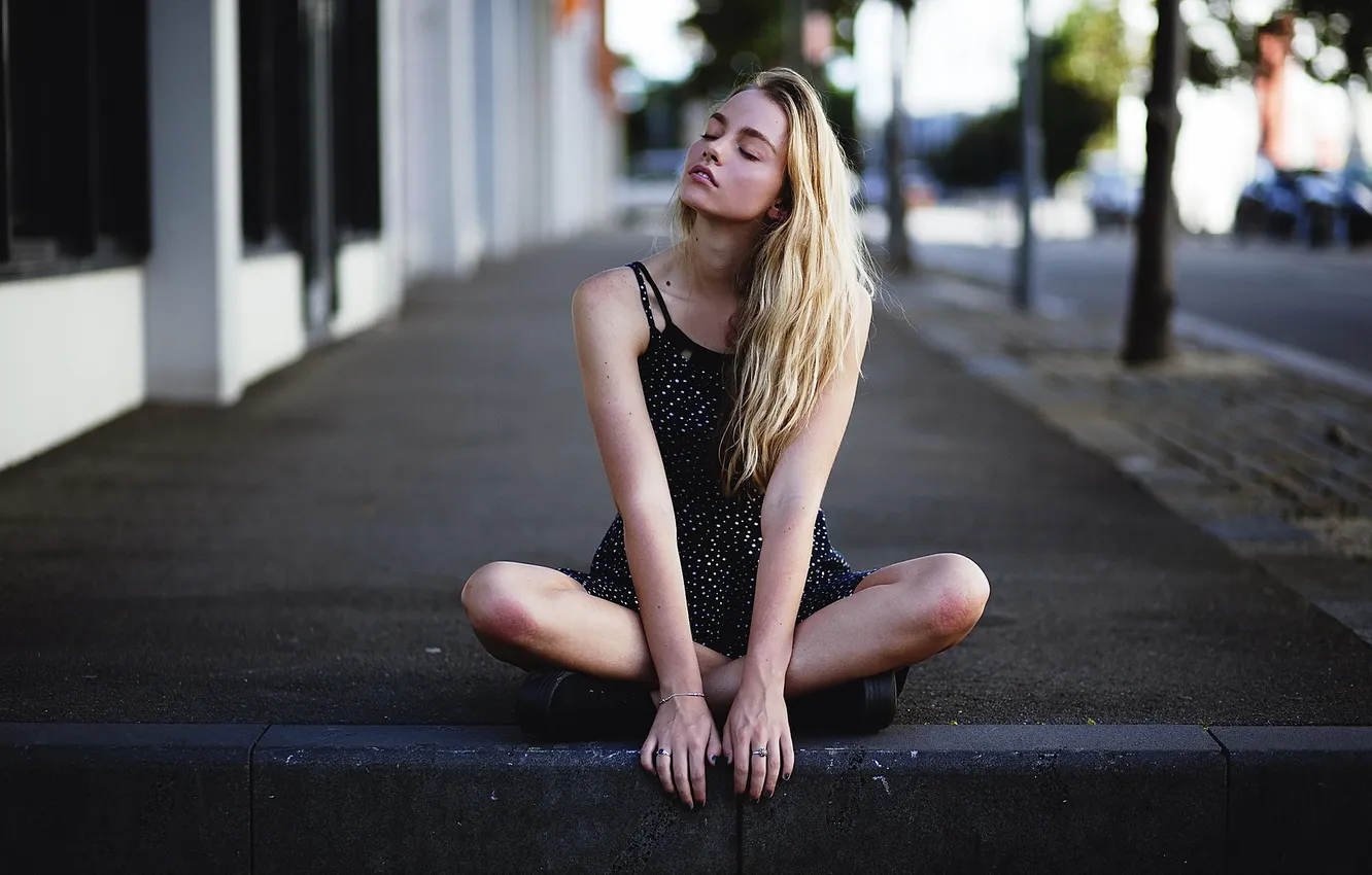 Photo wallpaper girl, mood, street, meditation