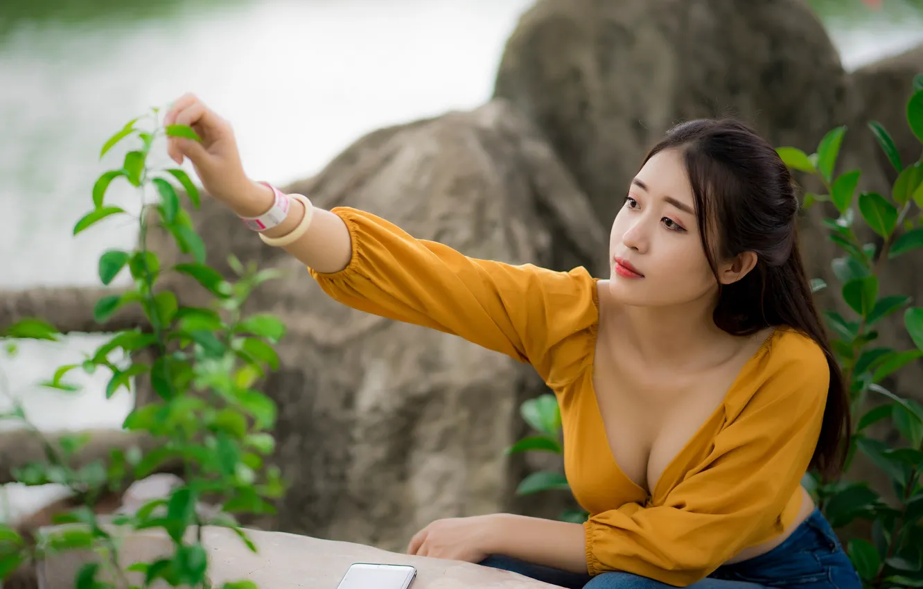 Photo wallpaper pose, model, plant, portrait, jeans, makeup, hairstyle, blouse