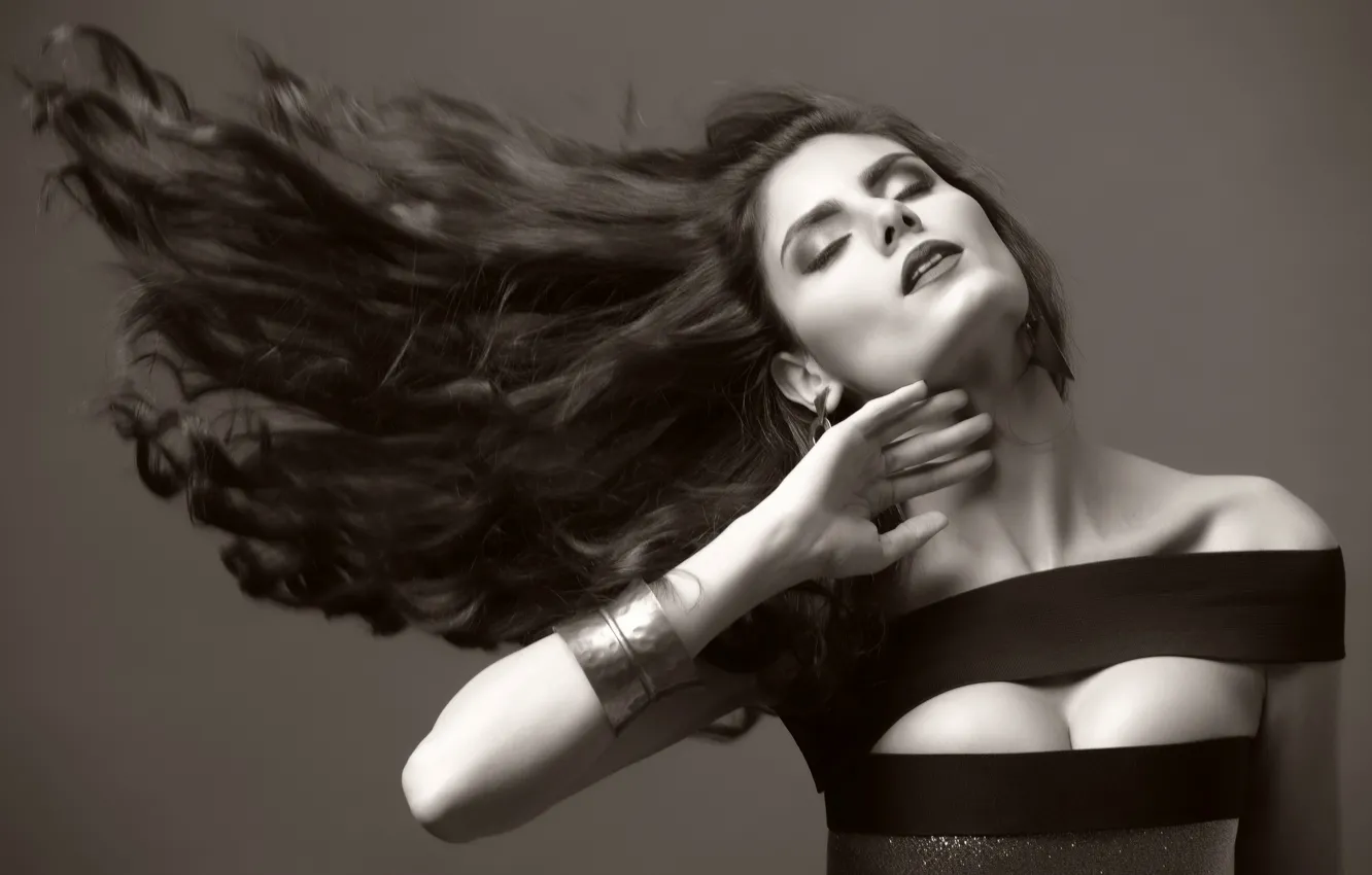 Photo wallpaper girl, face, background, model, hair, curls