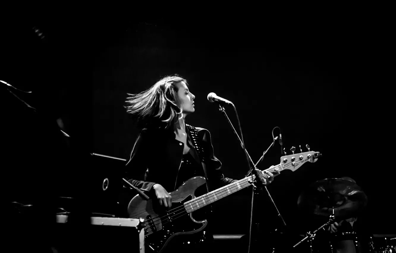 Photo wallpaper girl, scene, guitar, concert, black and white, bass, t4i