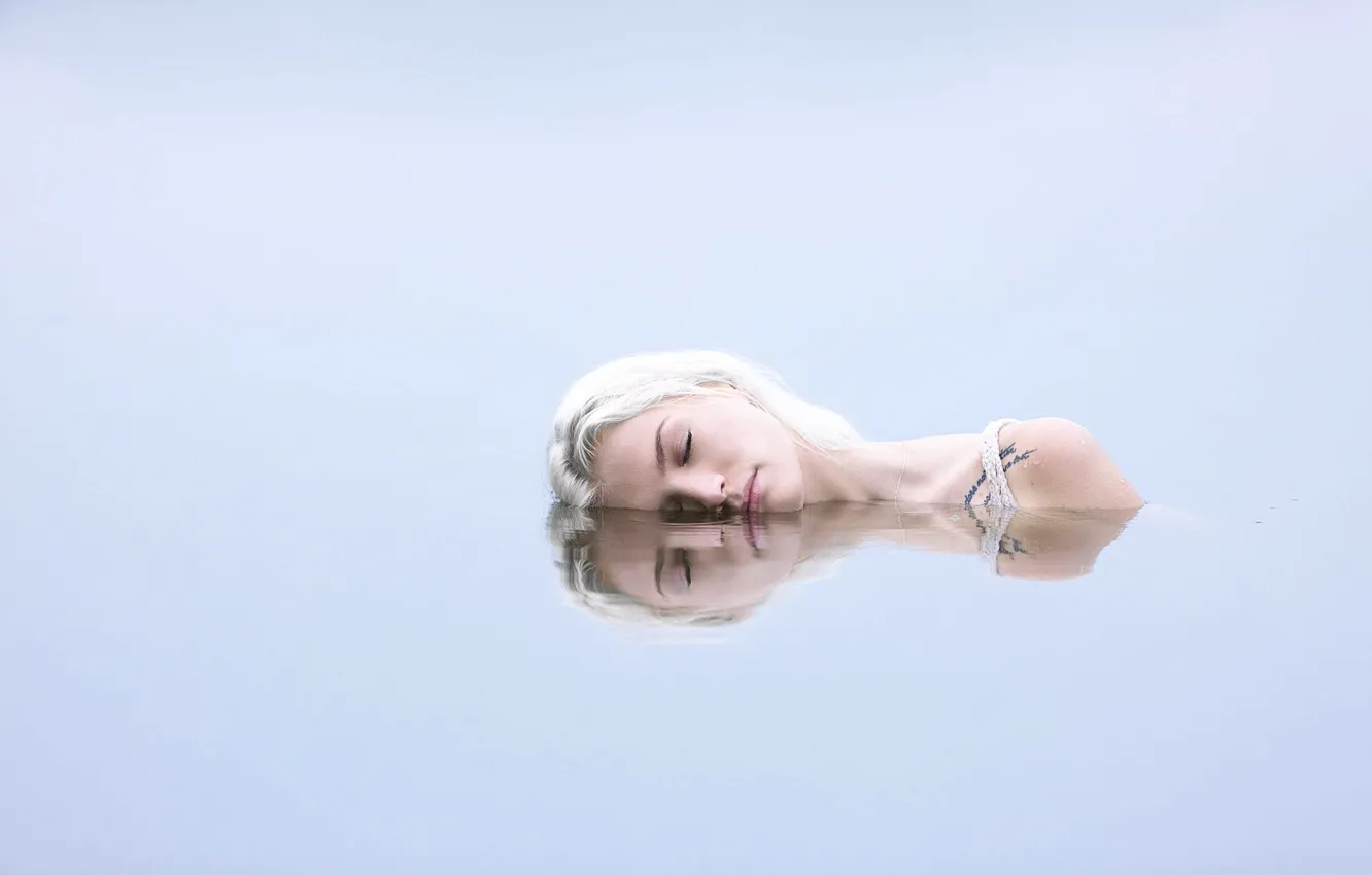 Photo wallpaper water, girl, reflection