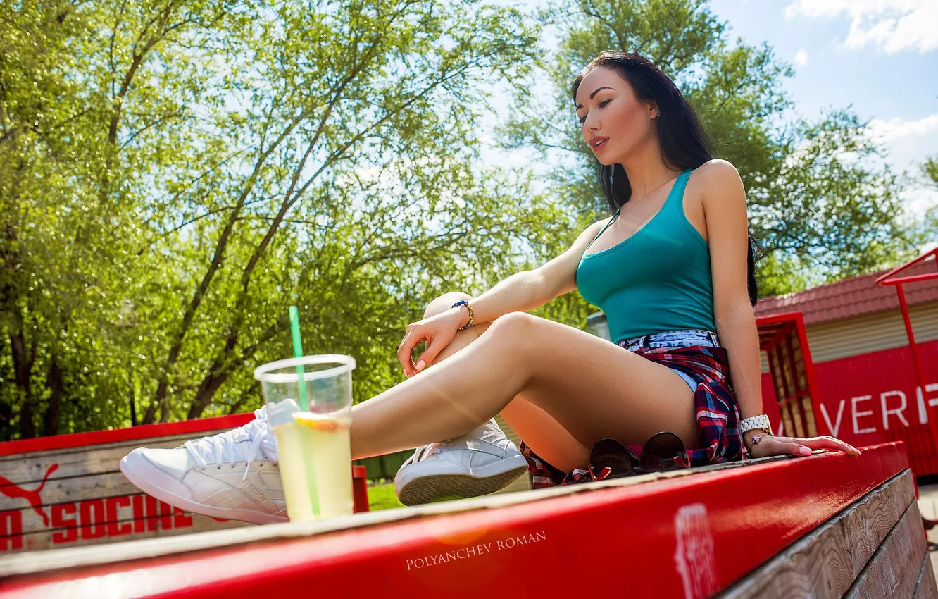 Photo wallpaper the sun, trees, pose, model, shorts, portrait, makeup, Mike