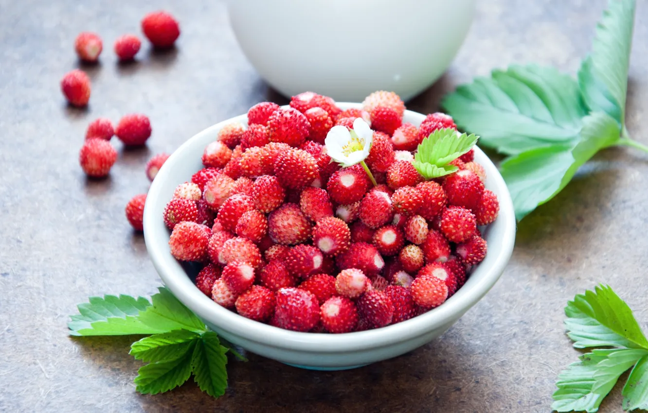 Photo wallpaper leaves, red, berries, strawberries, flowers