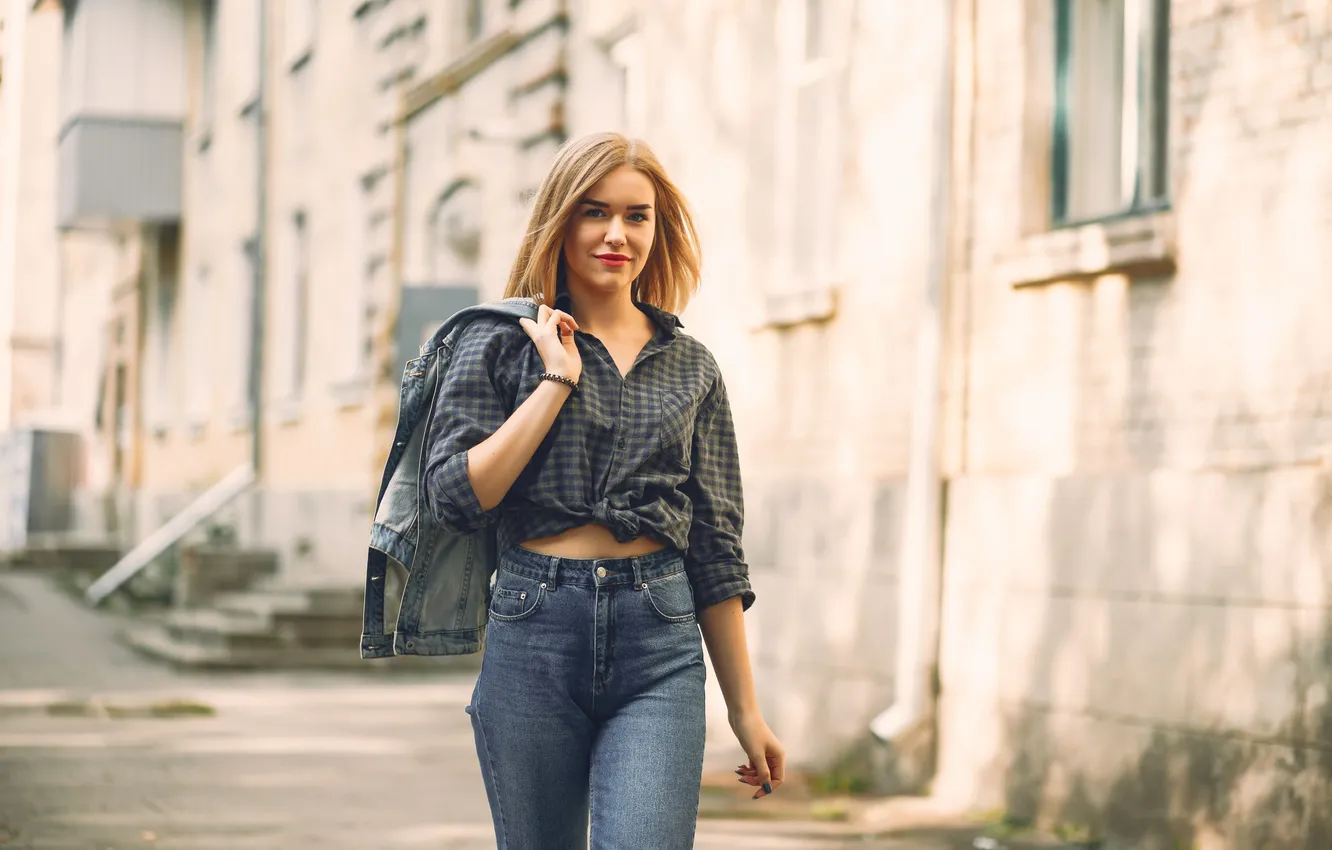 Photo wallpaper summer, girl, the city, pose, street, model, jeans, makeup