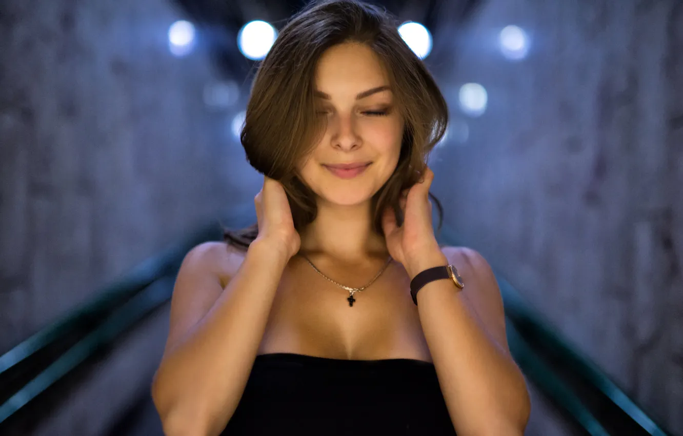 Photo wallpaper summer, girl, light, night, face, smile, glare, mood