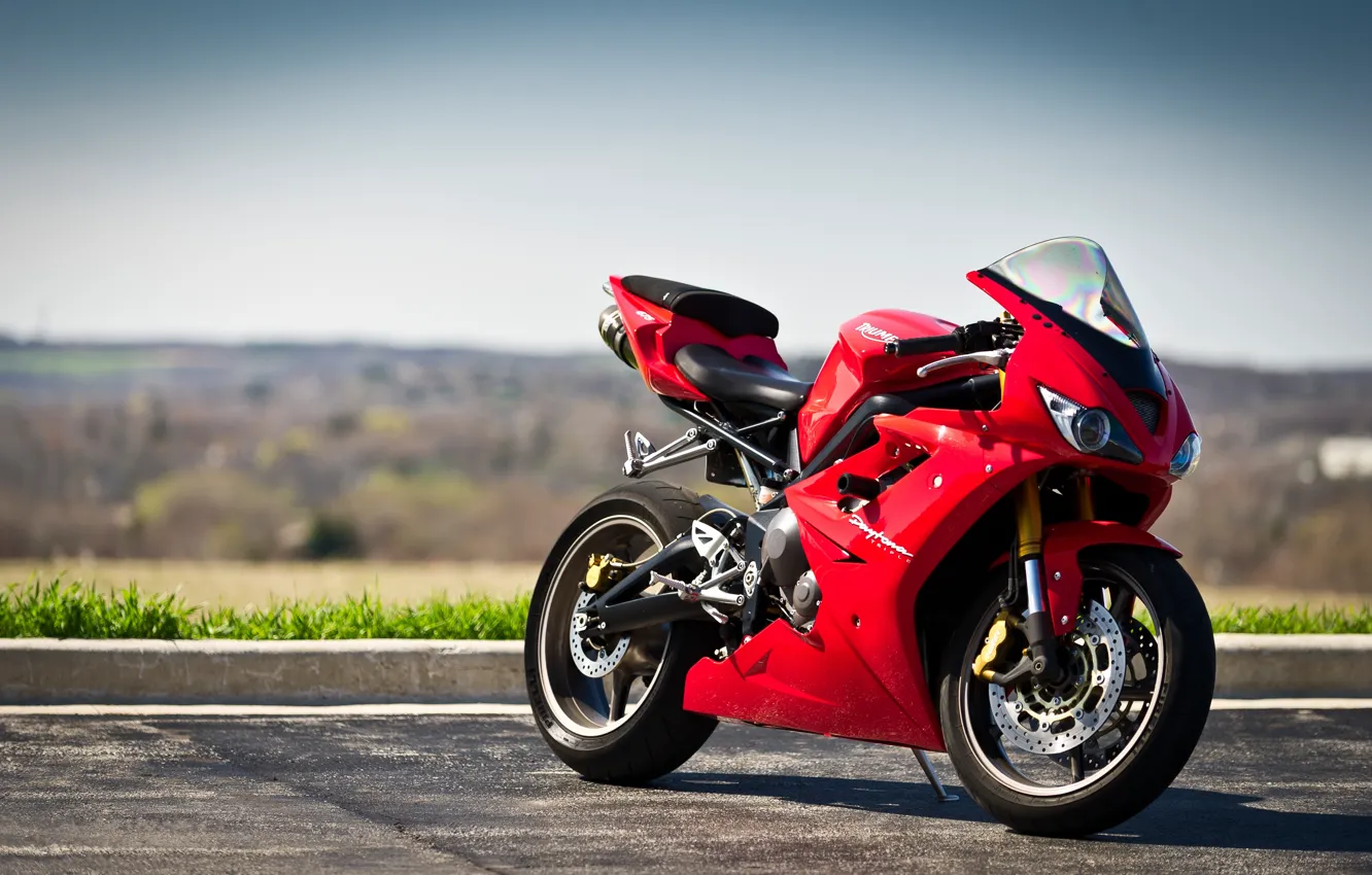 Photo wallpaper grass, red, red, the curb, Triumph, triumph, Dayton, Daytona 675