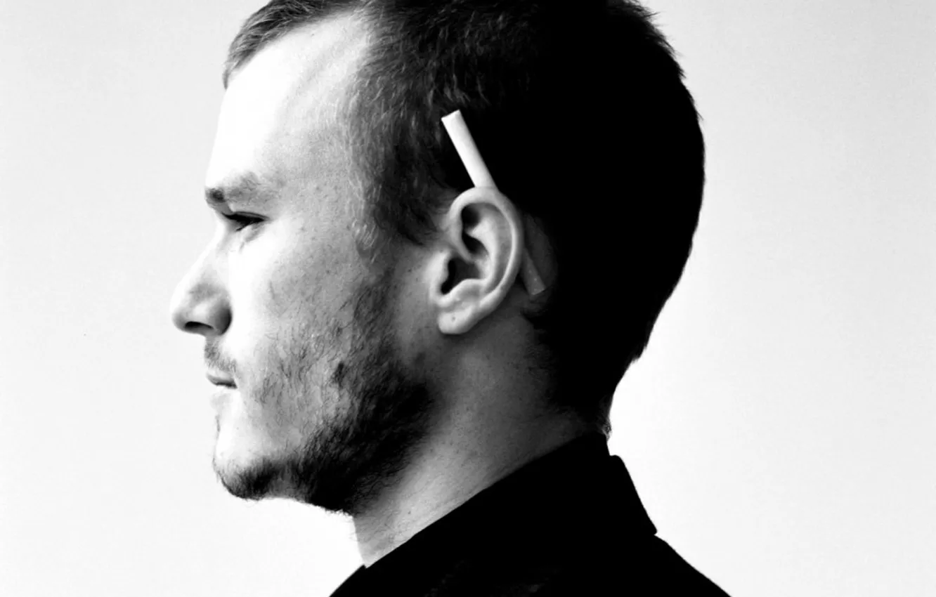 Photo wallpaper cigarette, actor, male, Heath Ledger