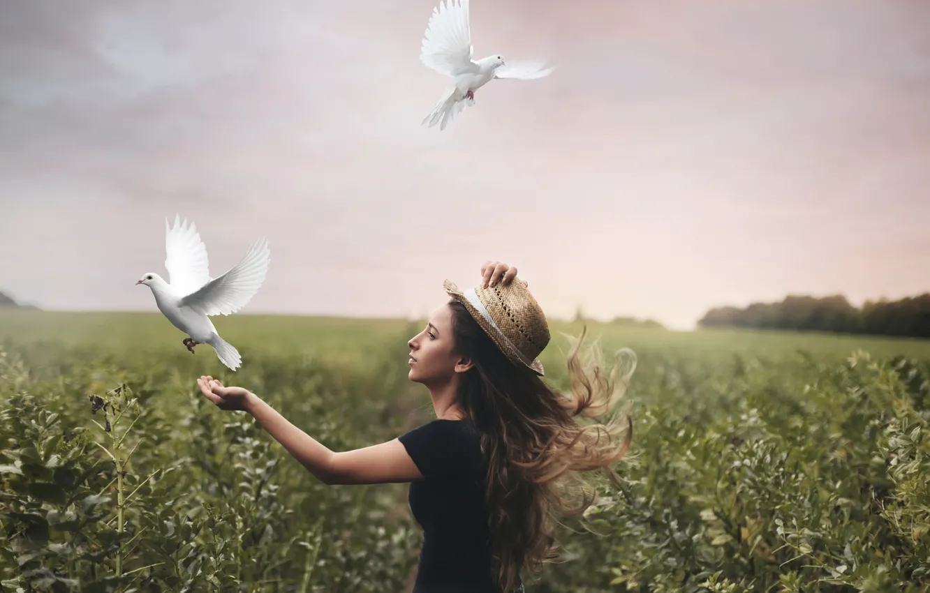 Photo wallpaper freedom, girl, pigeons