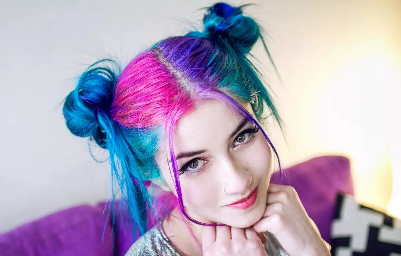 Photo wallpaper eyes, girl, light, face, eyelashes, smile, sofa, wall