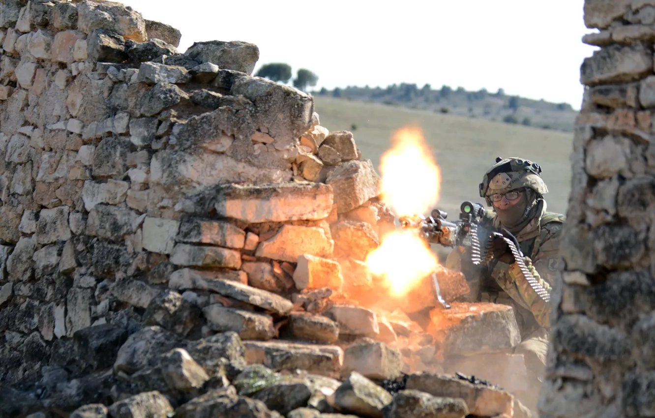 Photo wallpaper soldiers, machine gun, M240L