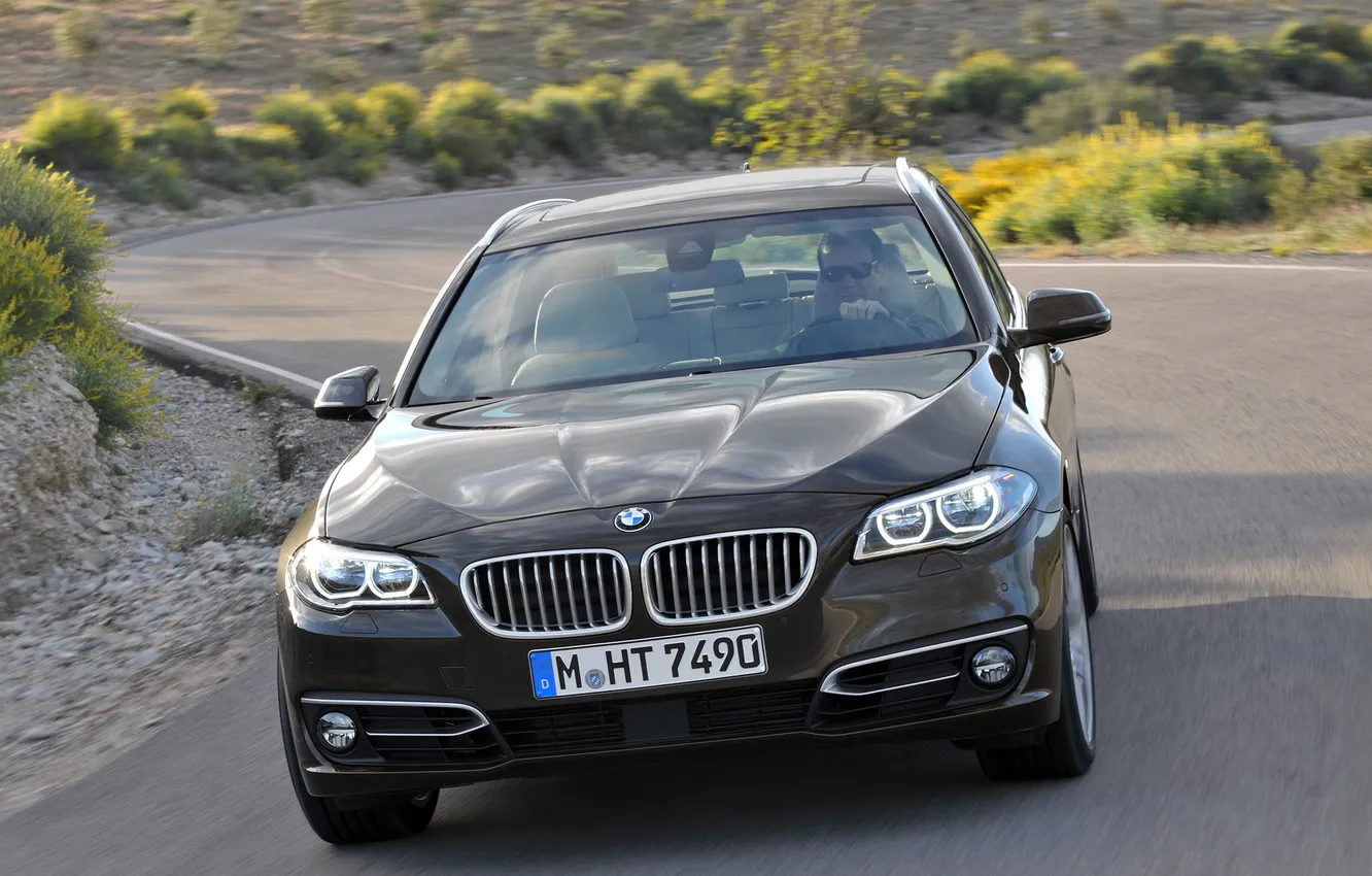 Photo wallpaper machine, lights, BMW, The hood, the front, xDrive, Touring, Modern Line