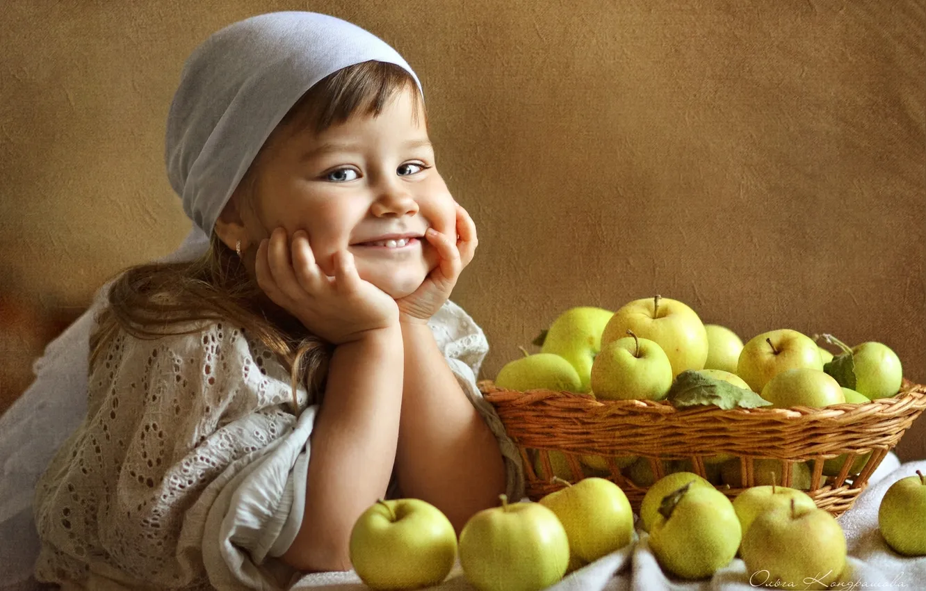 Photo wallpaper smile, mood, apples, texture, girl