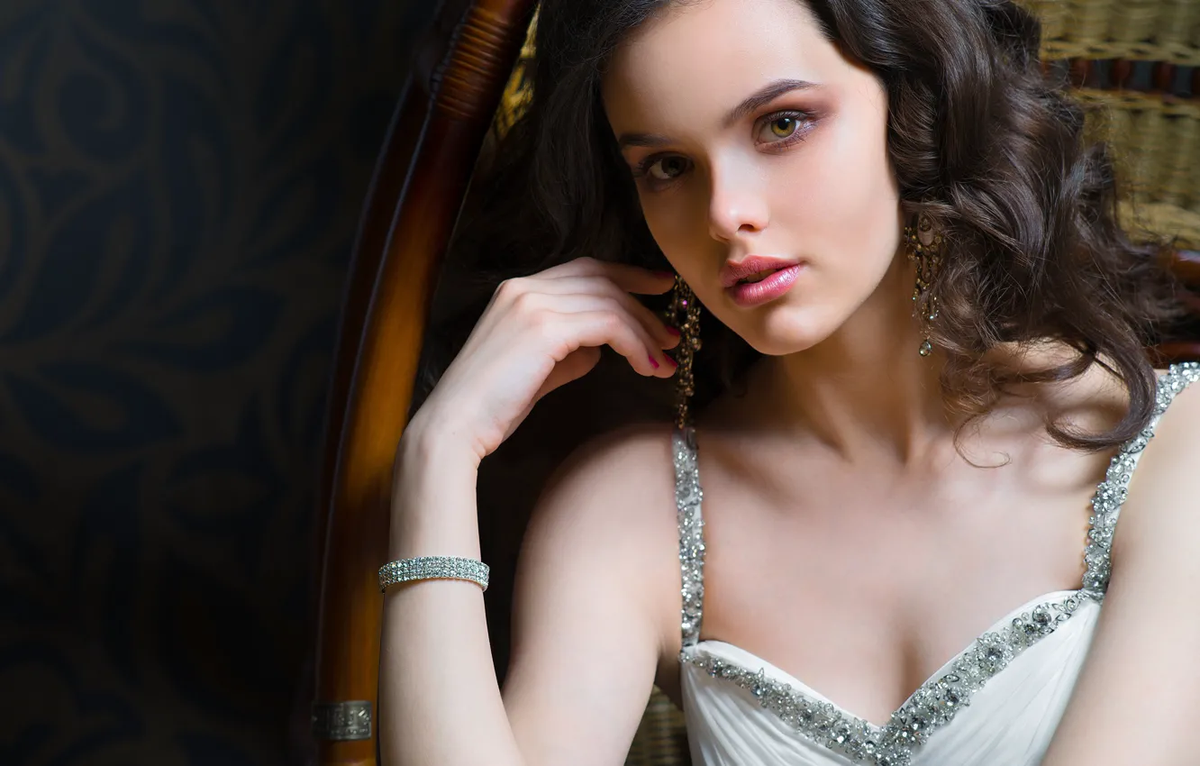 Photo wallpaper look, girl, face, pose, portrait, earrings, hands, neckline