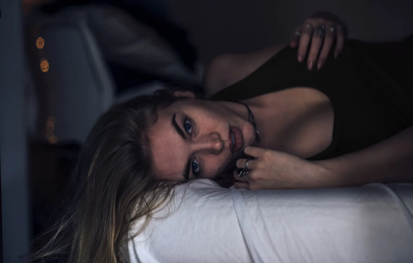 Photo wallpaper girl, pose, ring, lies