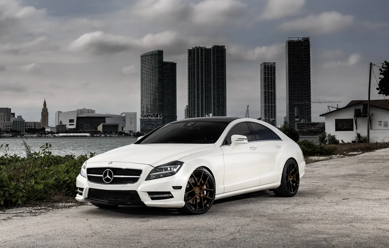 Photo wallpaper Mercedes, wheels, Before, CLS550, Garde