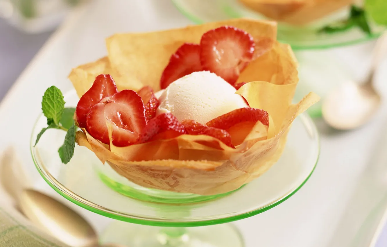 Photo wallpaper strawberry, ice cream, dessert