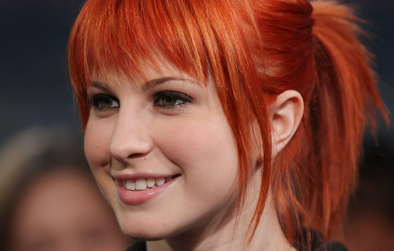 Photo wallpaper smile, red, Hayley Williams, paramore, hayley williams