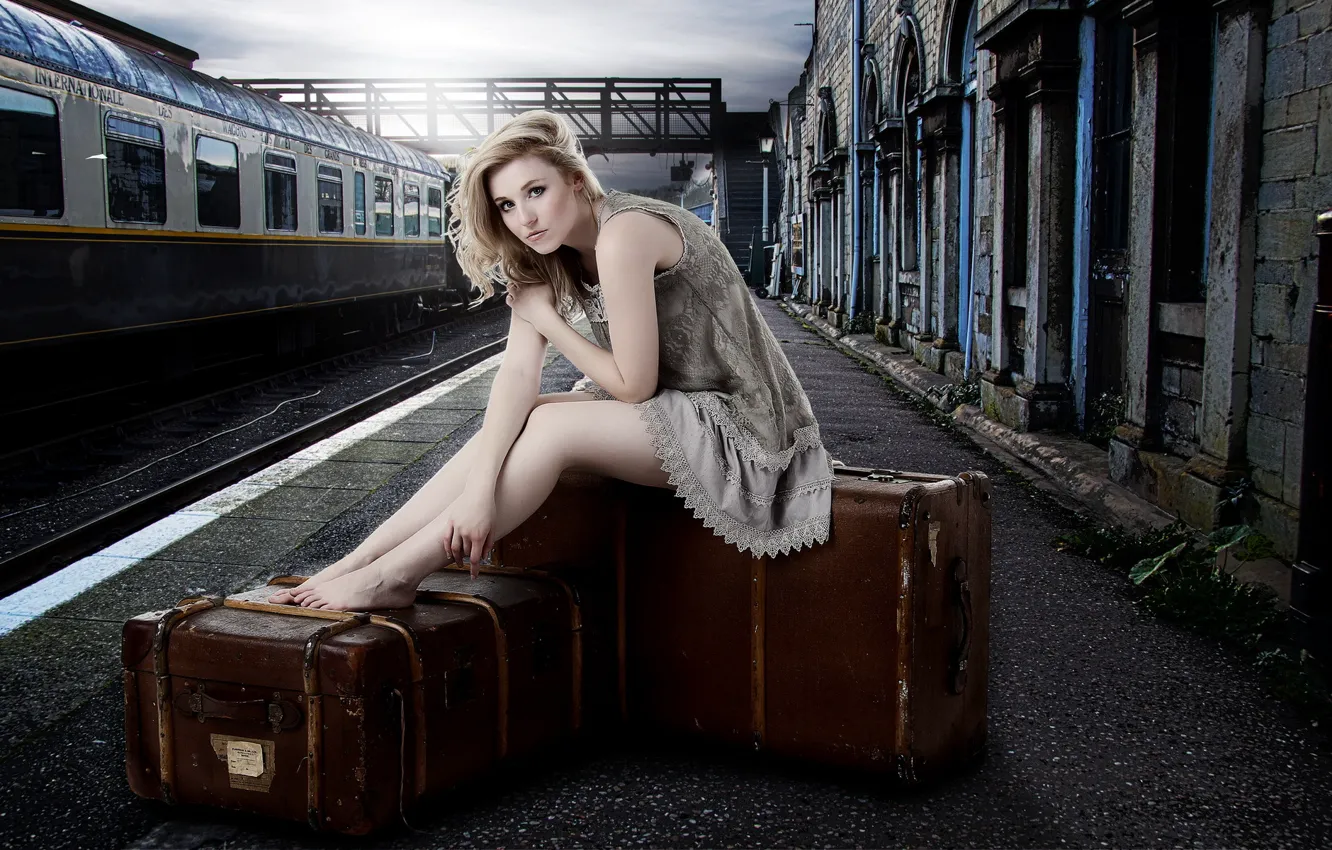 Photo wallpaper girl, station, suitcase, Laura