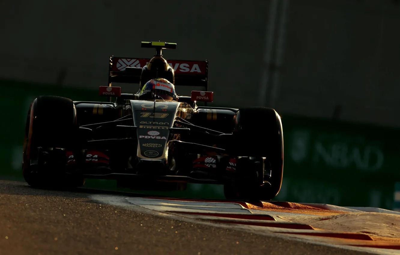 Photo wallpaper Lotus, twilight, Formula 1, the front, Pastor Maldonado, E23