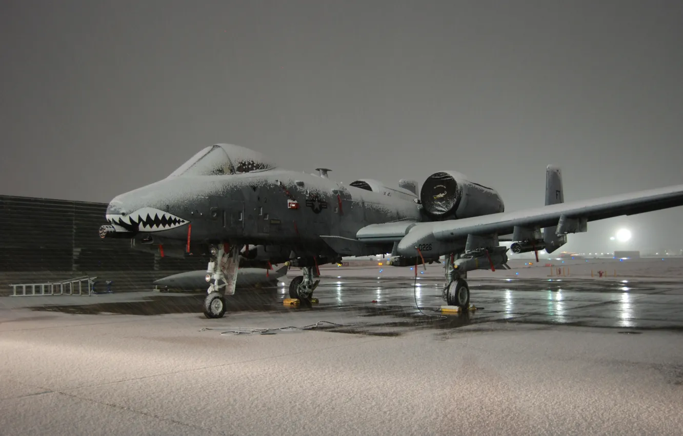 Photo wallpaper attack, the airfield, A-10, Thunderbolt II, The thunderbolt II