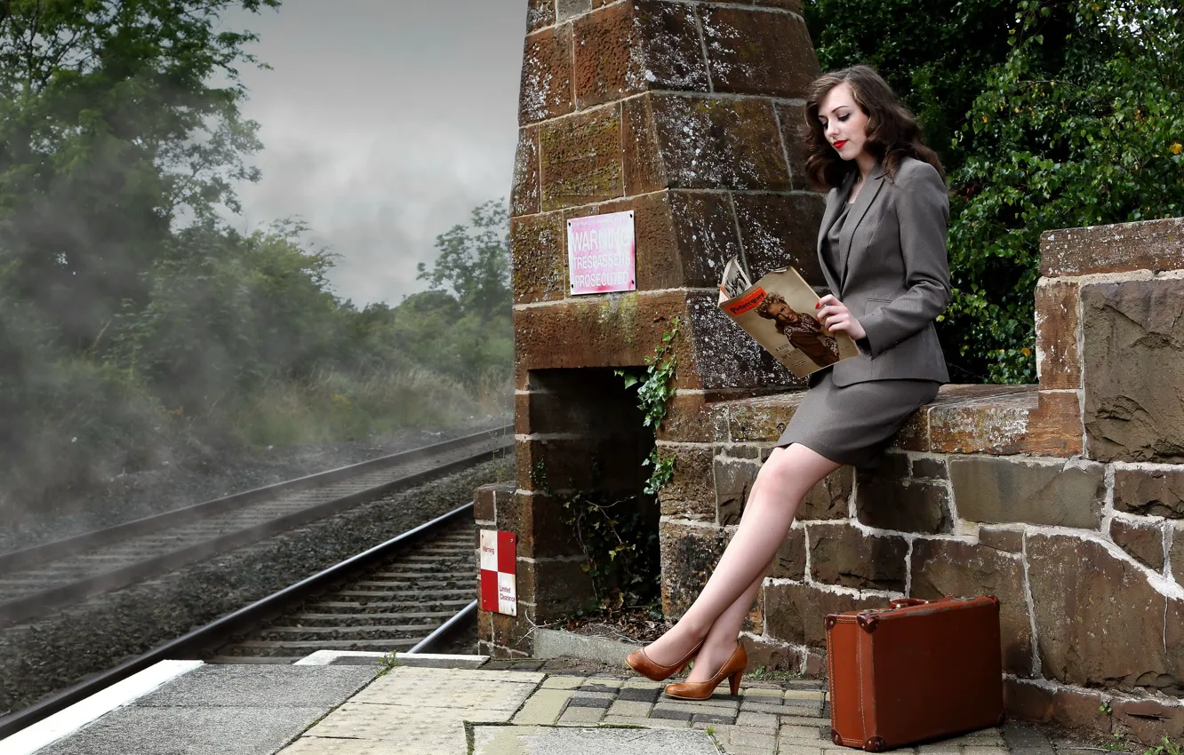 Photo wallpaper girl, style, suitcase, Lauren