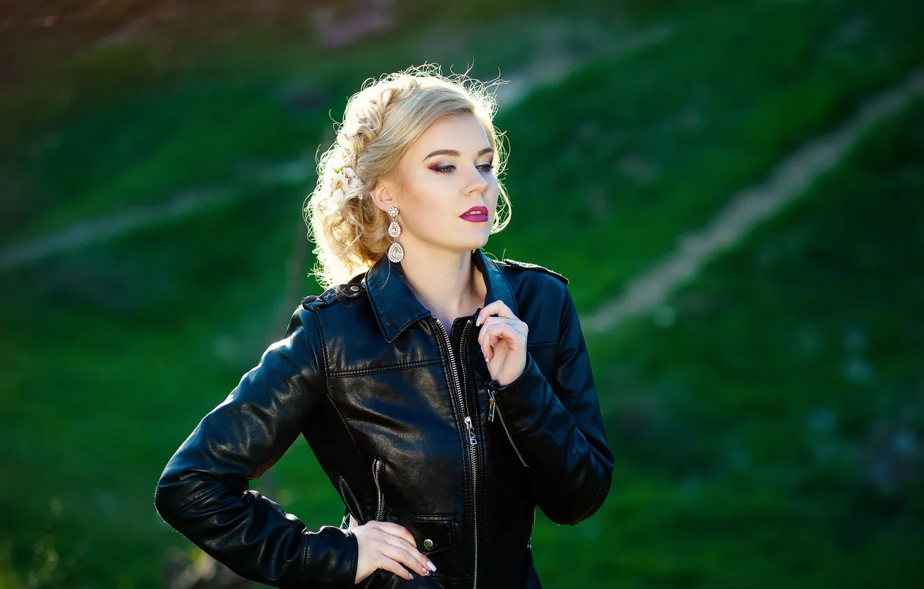 Photo wallpaper greens, girl, nature, pose, hills, spring, earrings, hands