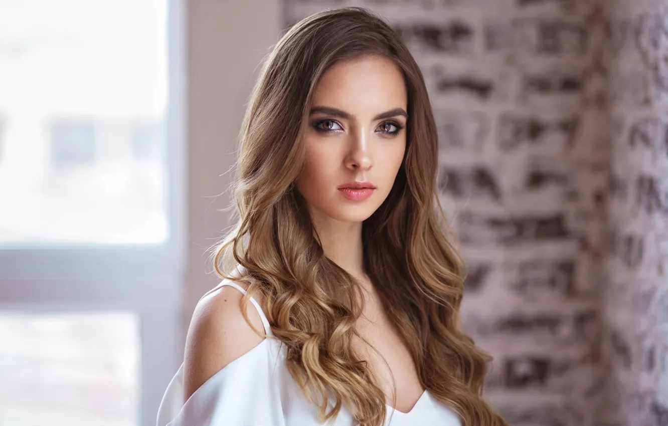 Photo wallpaper model, white top, looking at camera, Glamour Model, Victoria Lukina