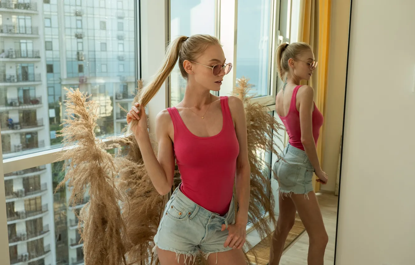 Photo wallpaper girl, sweetheart, shorts, Mike, glasses, cute