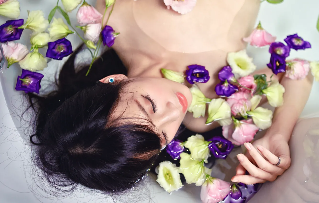 Photo wallpaper girl, flowers, bath
