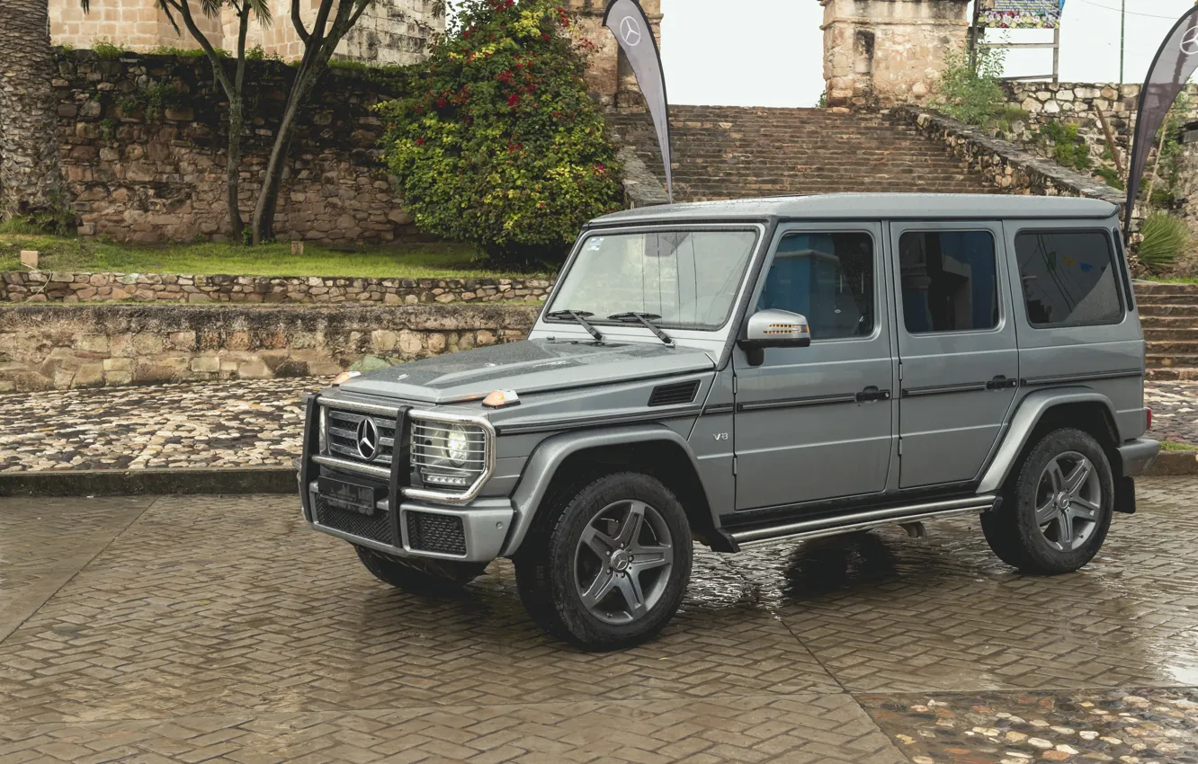 Photo wallpaper drops, stones, grey, Mercedes-Benz, pavers, SUV, ladder, stage