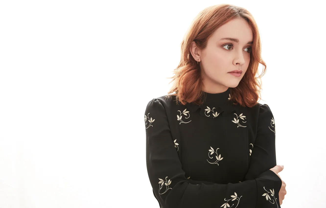 Photo wallpaper actress, red, Olivia Cooke