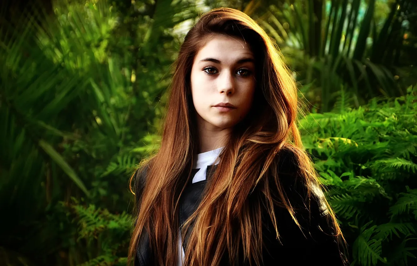 Photo wallpaper portrait, brown-eyed, Margo