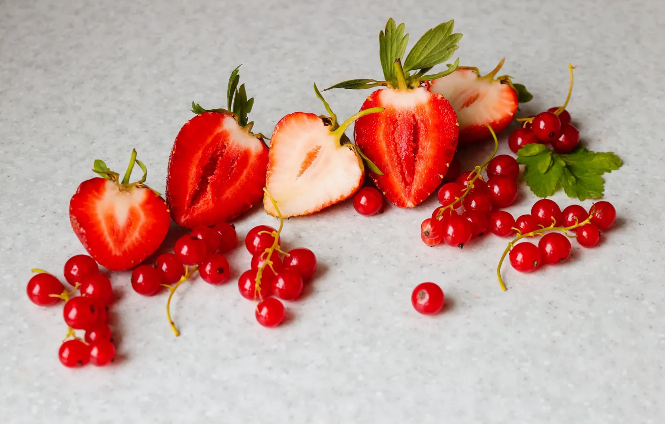 Photo wallpaper red, berries, table, strawberry, leaf, placer, light background, currants