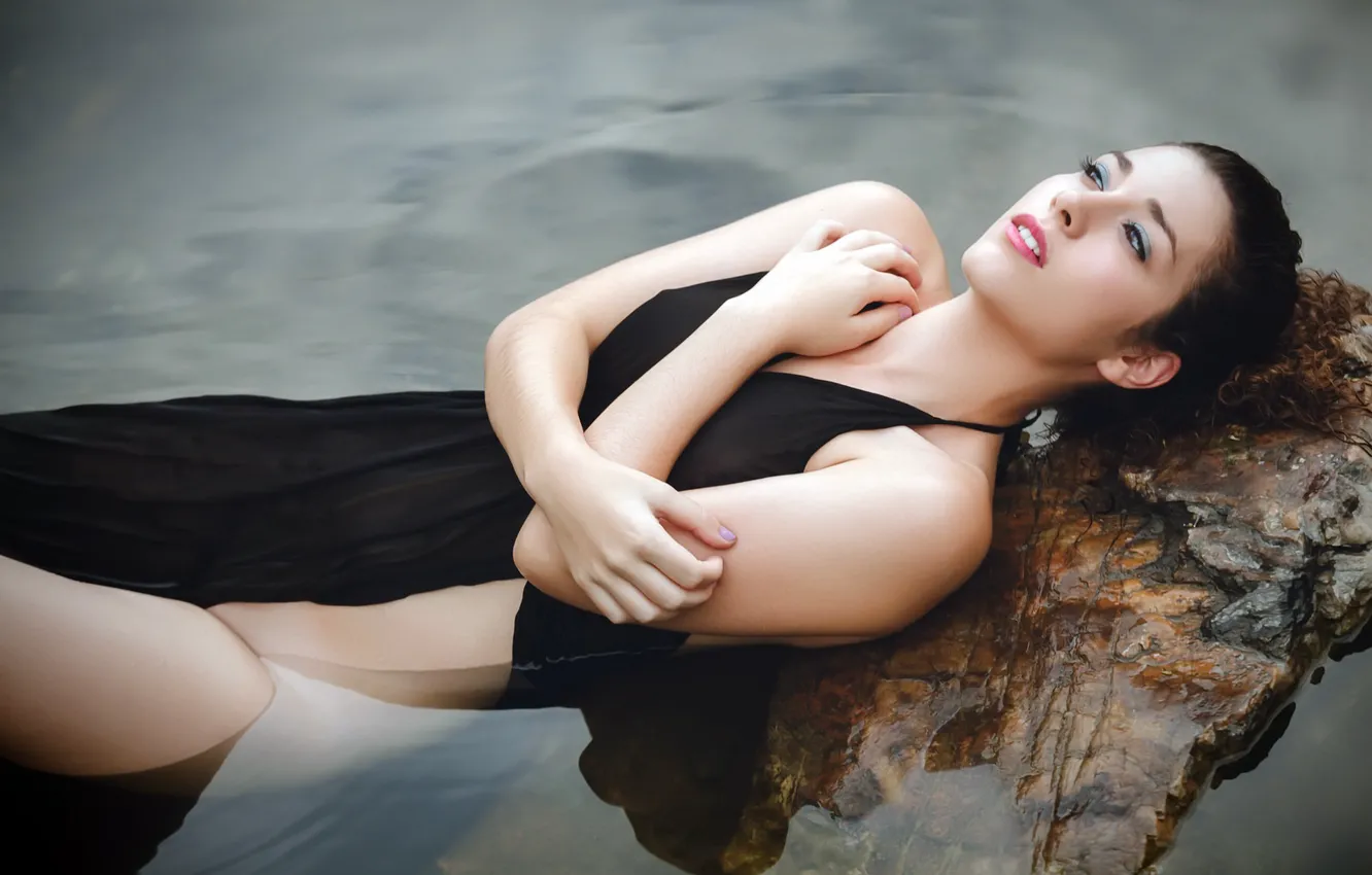 Photo wallpaper girl, pose, lake, Laura