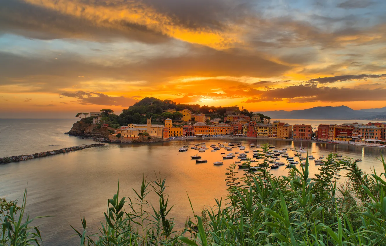 Photo wallpaper sea, grass, sunset, building, home, Bay, Italy, boats