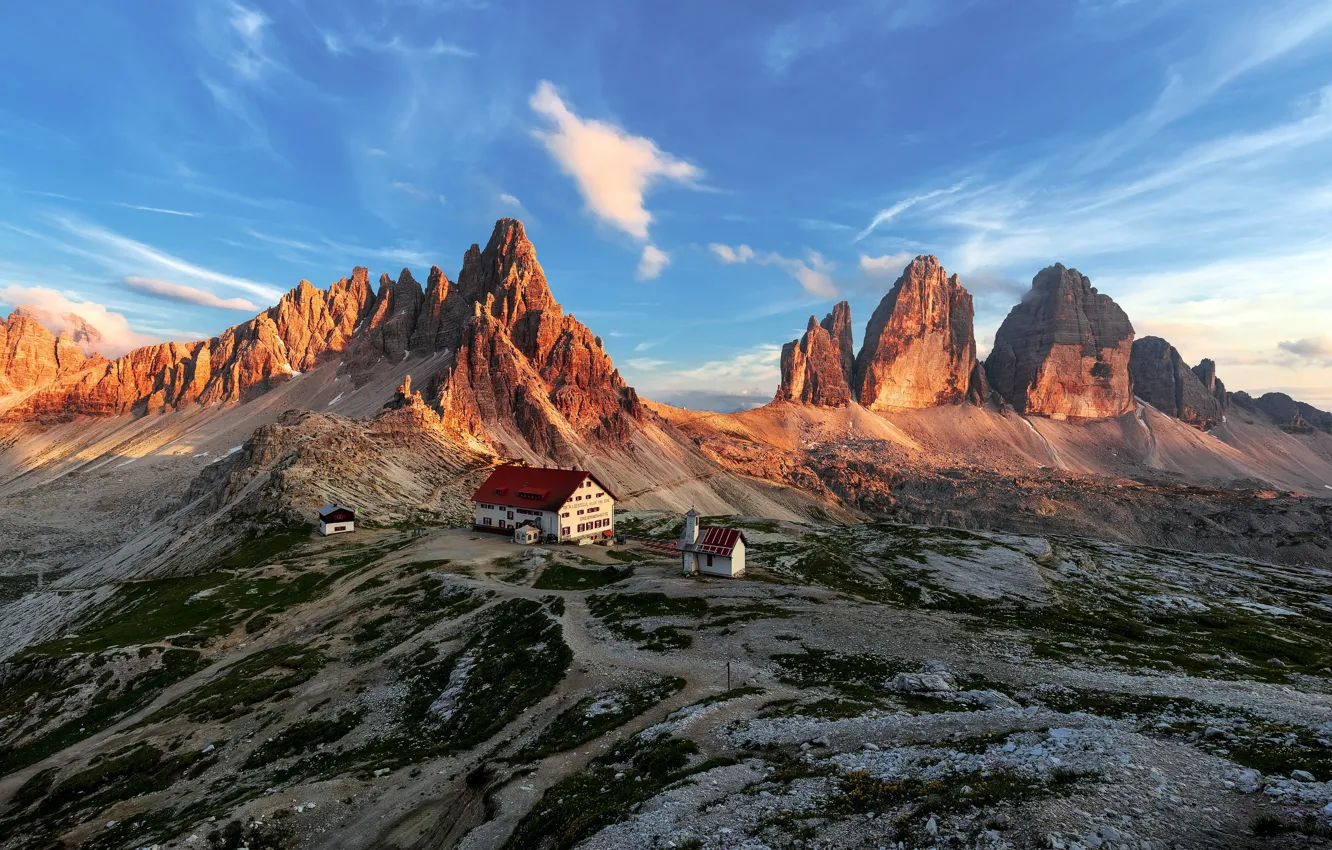 Famous mountains. Дома в горах. Дом в горах Алматы. Небесные горы турфирма. Гора у дома Рустама.