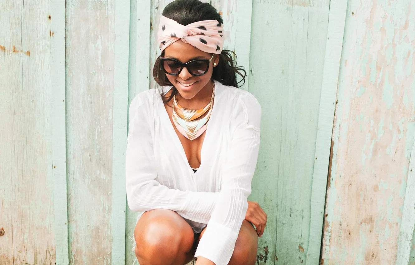 Photo wallpaper girl, blouse, smile, lips, hair, breasts, glasses, necklace