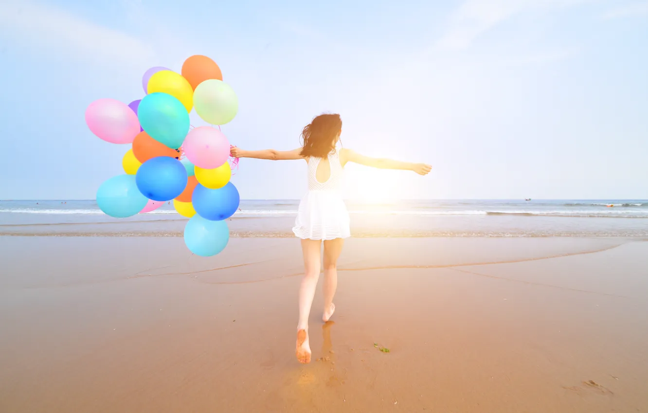 Photo wallpaper sand, sea, beach, summer, girl, the sun, happiness, balloons