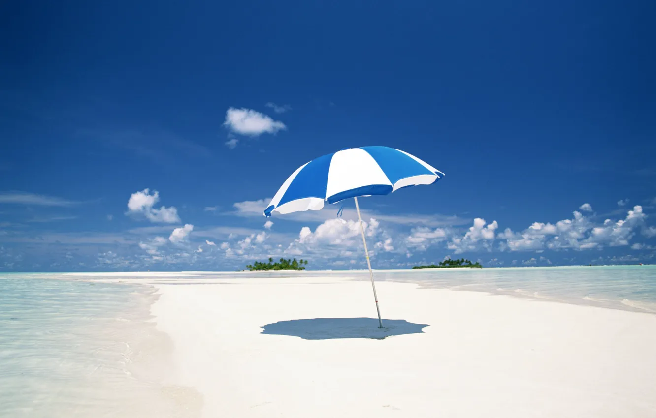Photo wallpaper sand, sea, clouds, shore, umbrella