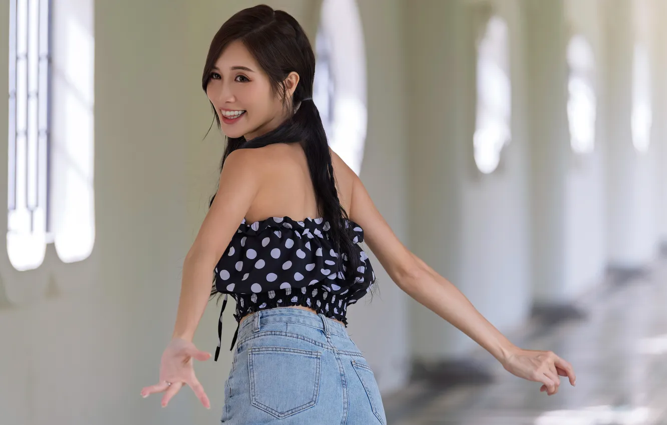 Photo wallpaper ass, girl, pose, smile, shorts, hands, brunette, top