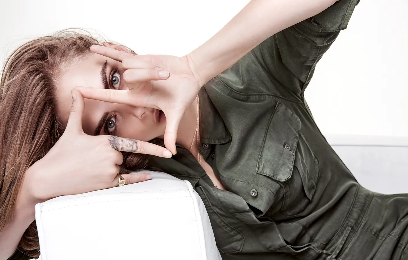 Photo wallpaper look, model, actress, photographer, gesture, jumpsuit, photoshoot, brand