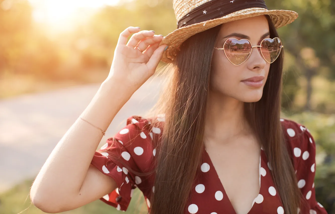 Photo wallpaper road, look, girl, light, nature, face, pose, Park