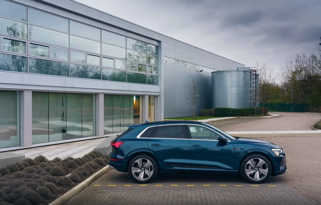 Photo wallpaper Audi, Parking, E-Tron, 2019, UK version