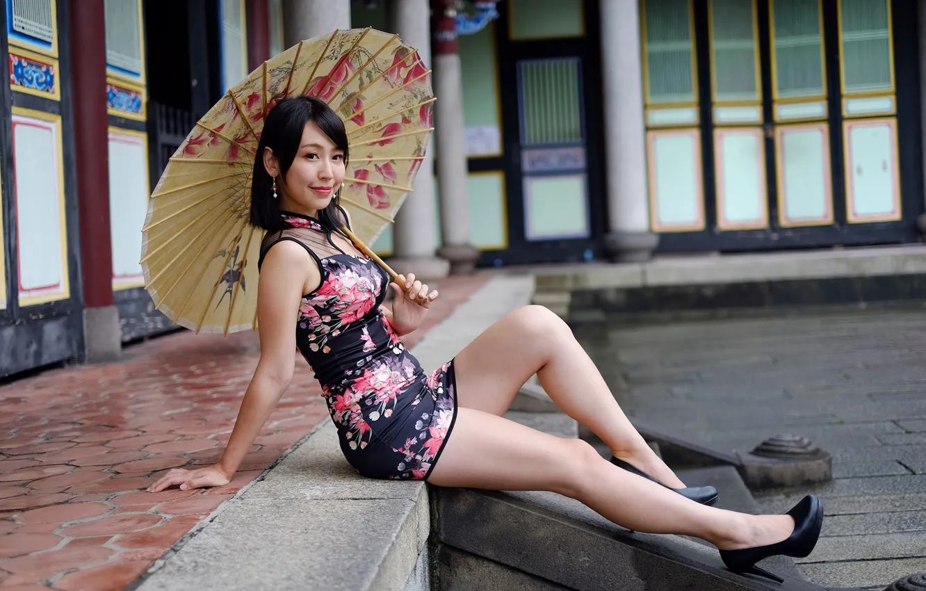 Photo wallpaper look, model, building, portrait, umbrella, makeup, figure, dress